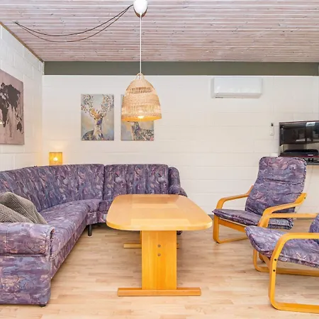 6 Person In Ans By Roe